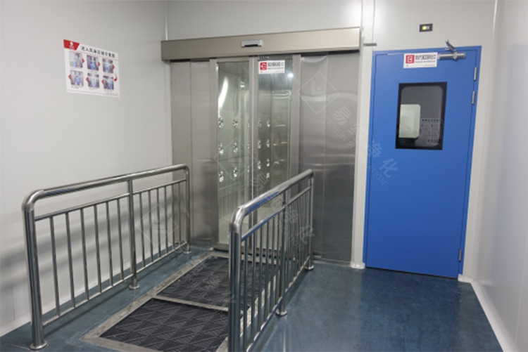 自動門風(fēng)淋室.jpg 自動門風(fēng)淋室.jpg